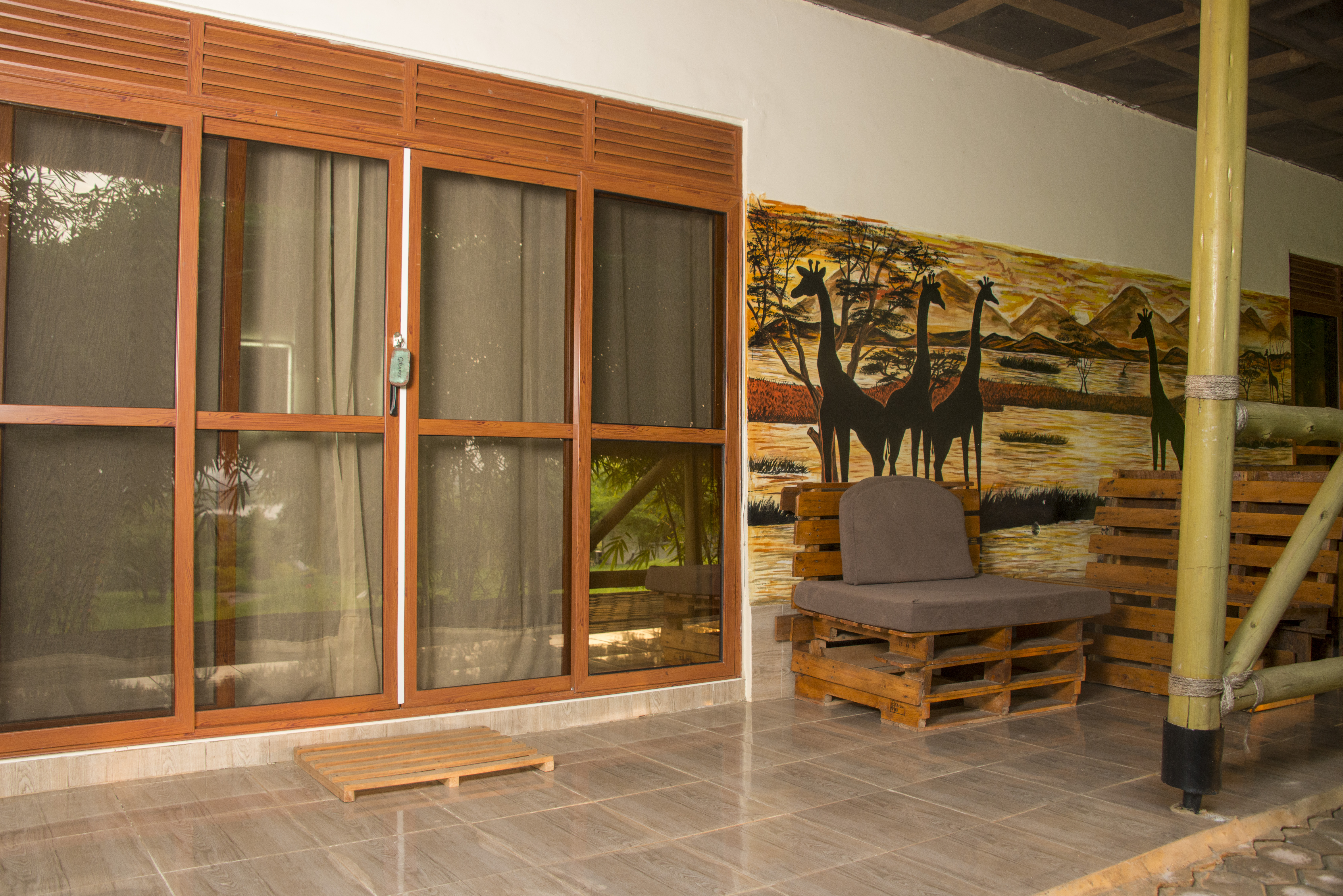 Giraffe Cottage